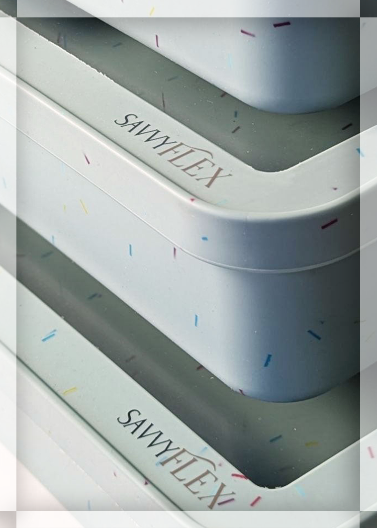 SavvyFlex - Silicone Food Storage Containers with Glass Window Lids